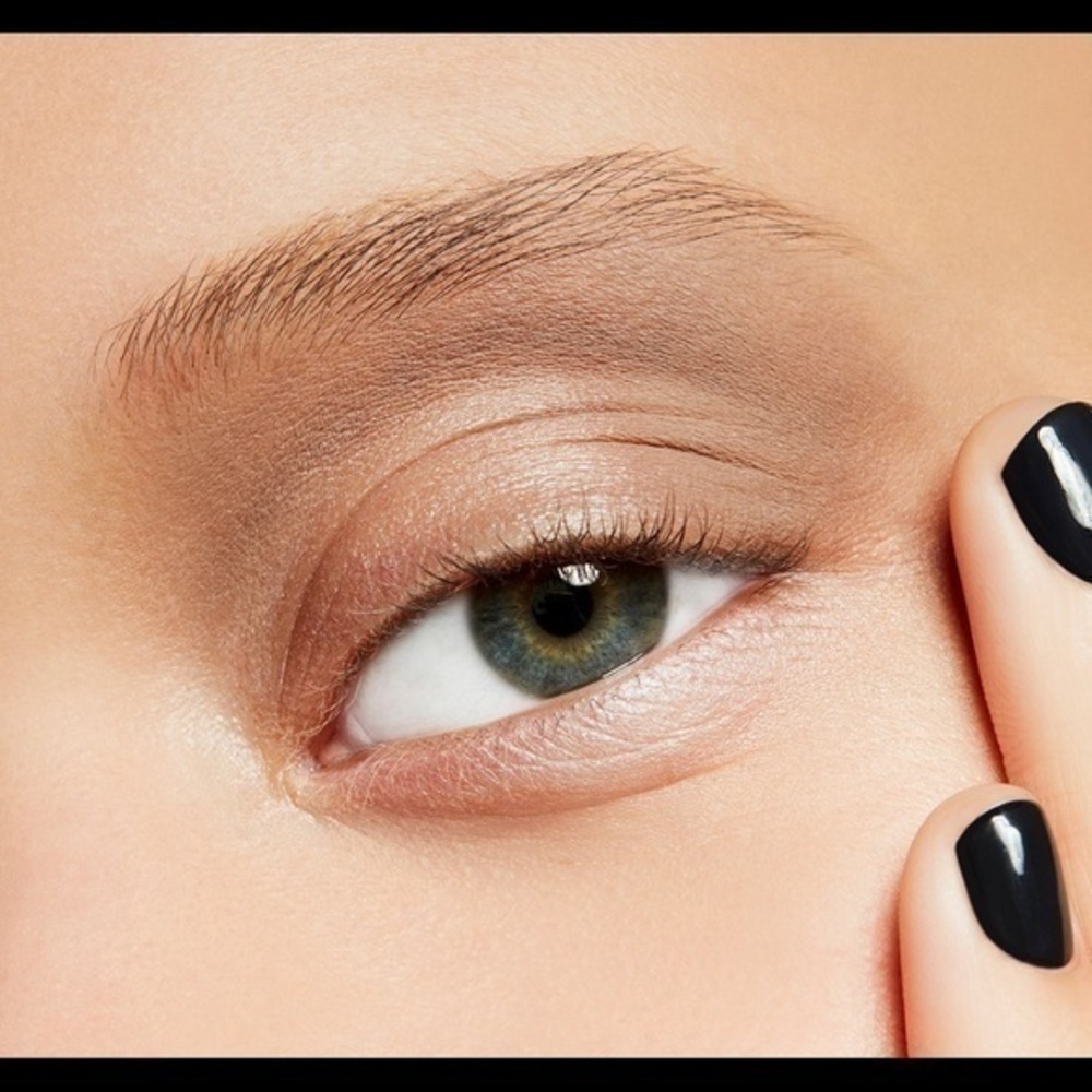 MAC Matte Shadow-Omega Matte - Picture 4 of 7